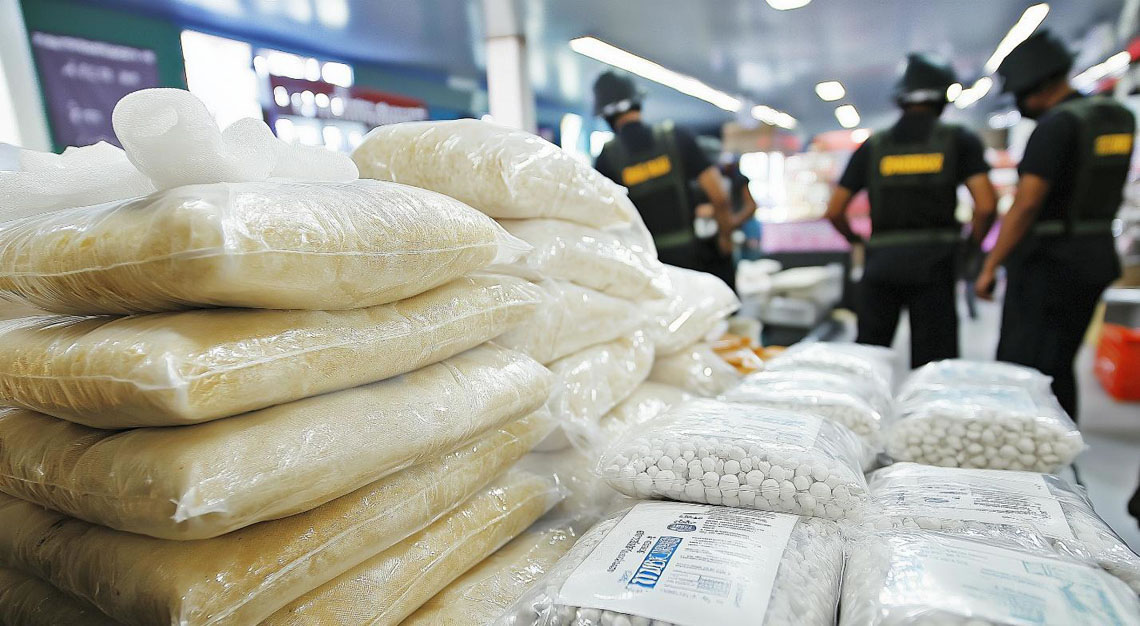 police men found drugs at a state line